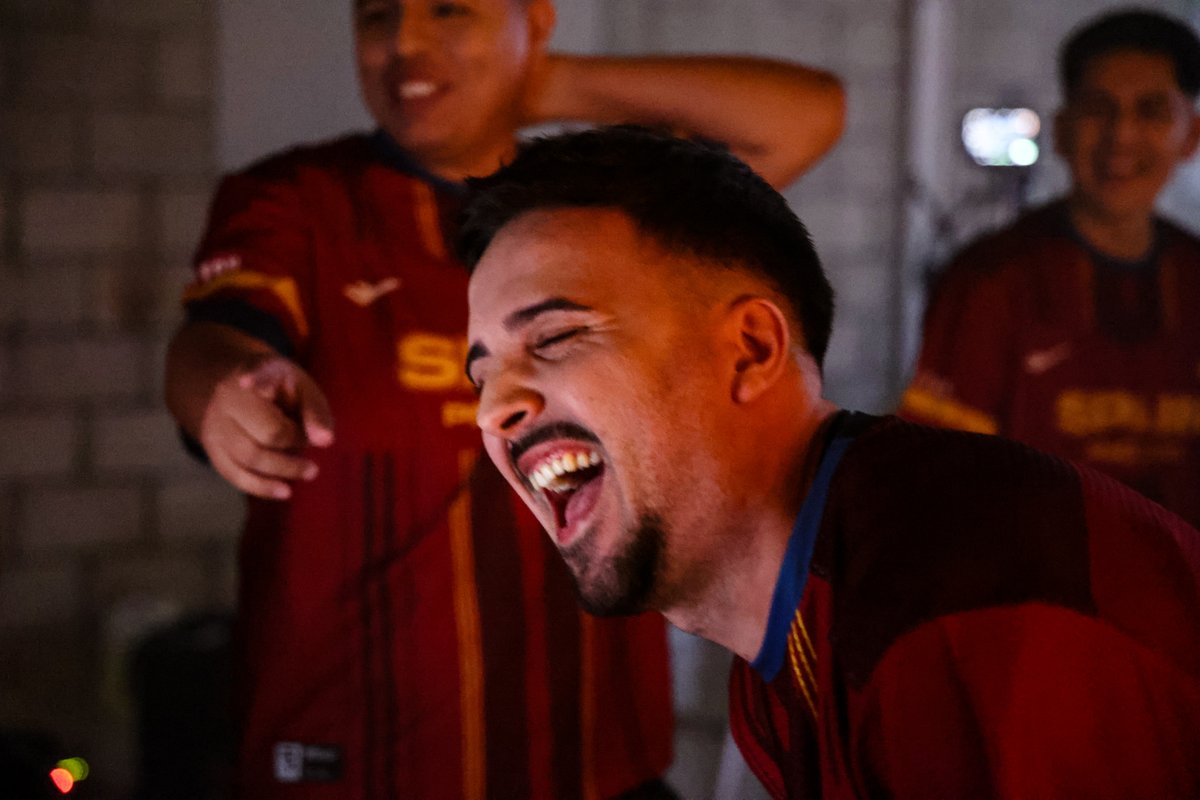 PUBGEsports's tweet photo. WHEN THE CAMERA ROLLS...
The vibes take over 😆 https://t.co/Yo5uYH9bSm