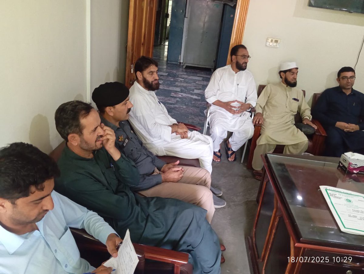 A meeting of District Coordination Committee (INVR-V) held under DEC Battagram’s chairmanship to address ECP's goals on gender gap &amp; female NIC/voter registration. Stakeholders committed full support to the initiative
#ECP