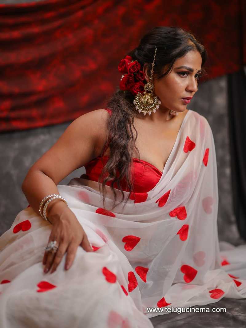 thetelugucinema's tweet image. Photos : Inaya Sulthana calls herself ‘Sanskaari’

#INAVA

telugucinema.com/actress/inaya-…