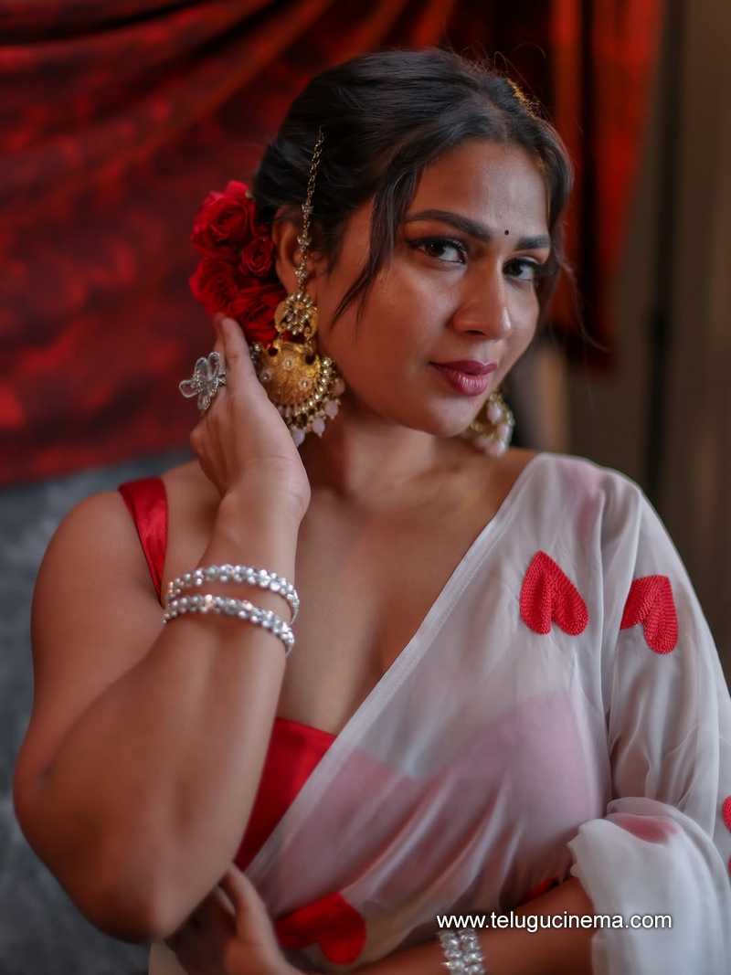 thetelugucinema's tweet image. Photos : Inaya Sulthana calls herself ‘Sanskaari’

#INAVA

telugucinema.com/actress/inaya-…