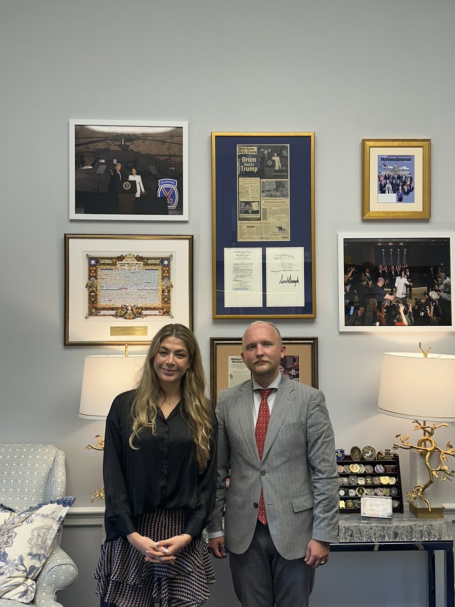 Dz_Kuchynski's tweet image. Great to meet w/ senior @GOP staffers of @RepStefanik, @SenRickScott, @repkevinhern, & @SenThomTillis.
W/ @iSANS_CEE we stressed: 🇧🇾 regime is the weak link in the anti-🇺🇸 axis of Moscow–Beijing–Tehran–Havana–Caracas. Supporting a free Belarus is an act of peace through strength.
