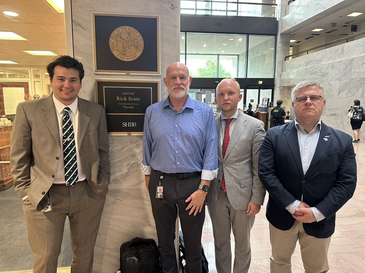 Dz_Kuchynski's tweet image. Great to meet w/ senior @GOP staffers of @RepStefanik, @SenRickScott, @repkevinhern, & @SenThomTillis.
W/ @iSANS_CEE we stressed: 🇧🇾 regime is the weak link in the anti-🇺🇸 axis of Moscow–Beijing–Tehran–Havana–Caracas. Supporting a free Belarus is an act of peace through strength.