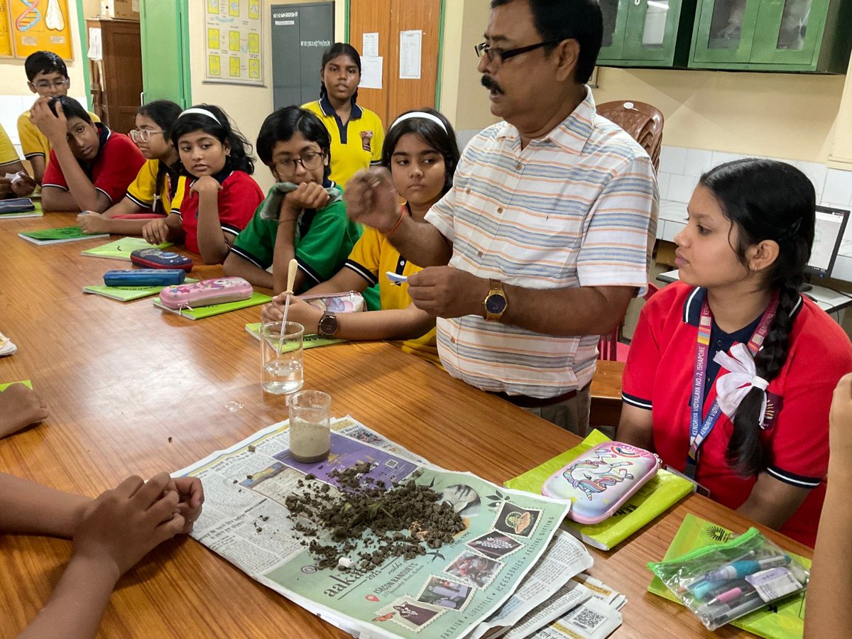 KENDRIY01006343's tweet image. *STEM Celebration Week (July 14th-18th, 2025)* is observed to foster curiosity, creativity, and problem-solving skills in students. 
#STEMweek
#July 14th-18th
#ScienceTechnologyEngineeringMathematics#Pmshri
#kendriyavidyalayasngathan
#kolkataregion
#PmShrikvno.2Ishapore