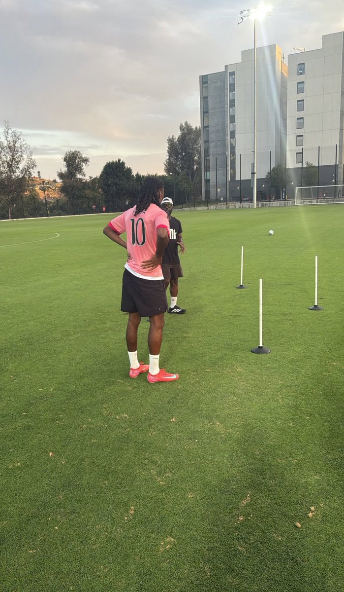 sof1897's tweet image. thuram con la maglia di pogba piango