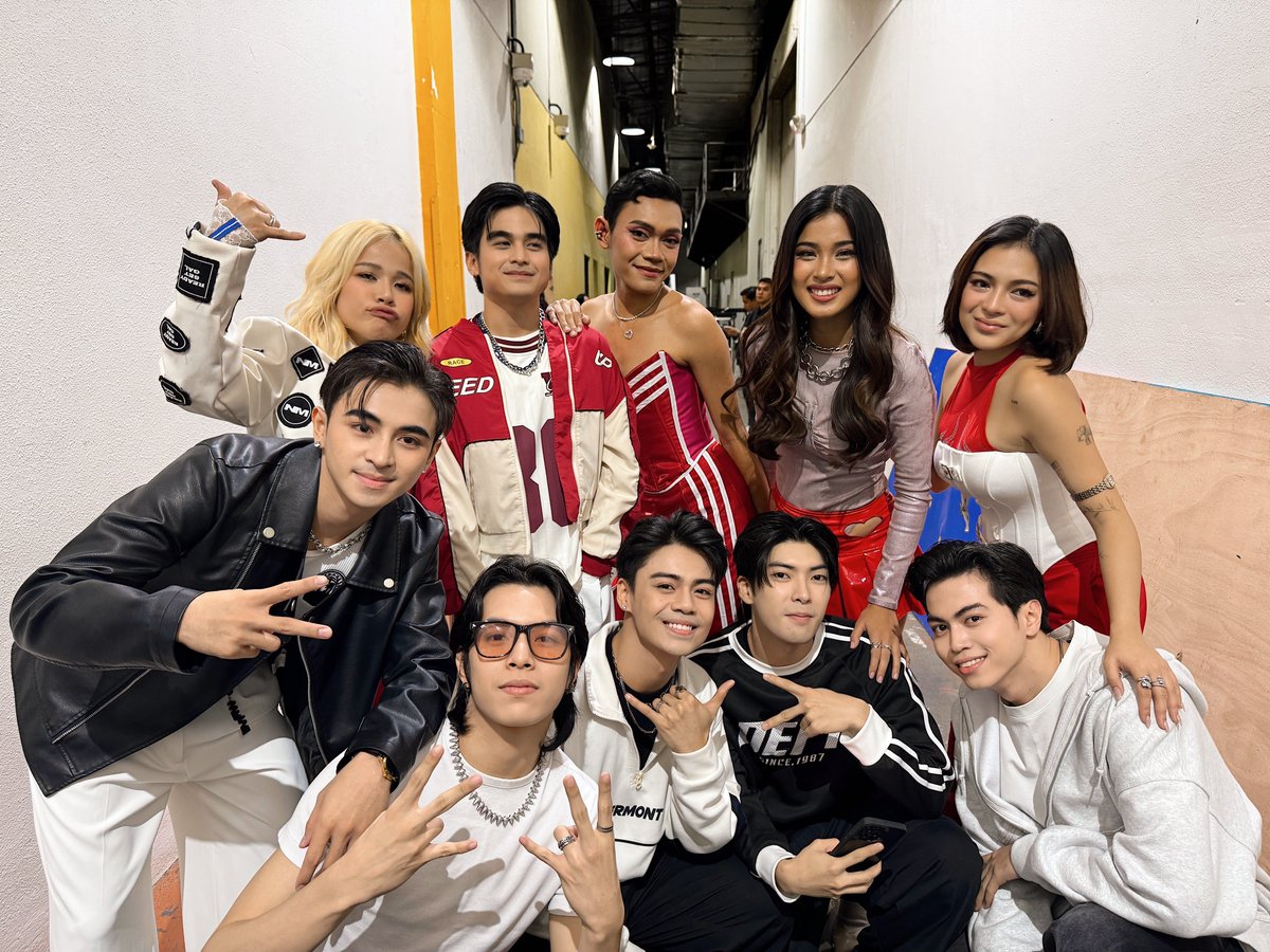 polarisabscbn's tweet photo. LOOK: #WRIVE poses with PBB Collab’s #PamilyaDeGuzman feat. Klarisse, Mika, Esnyr, Shuvee, and Will on #ItsShowtime today! 📸

The show teased the ex-PBB housemates as a debuting P-pop group with a #WRIVE-inspired look and their new track, “Ooh La La”!

#StarMusicPH #ABSCBN #GMA https://t.co/eTXH8naDdk