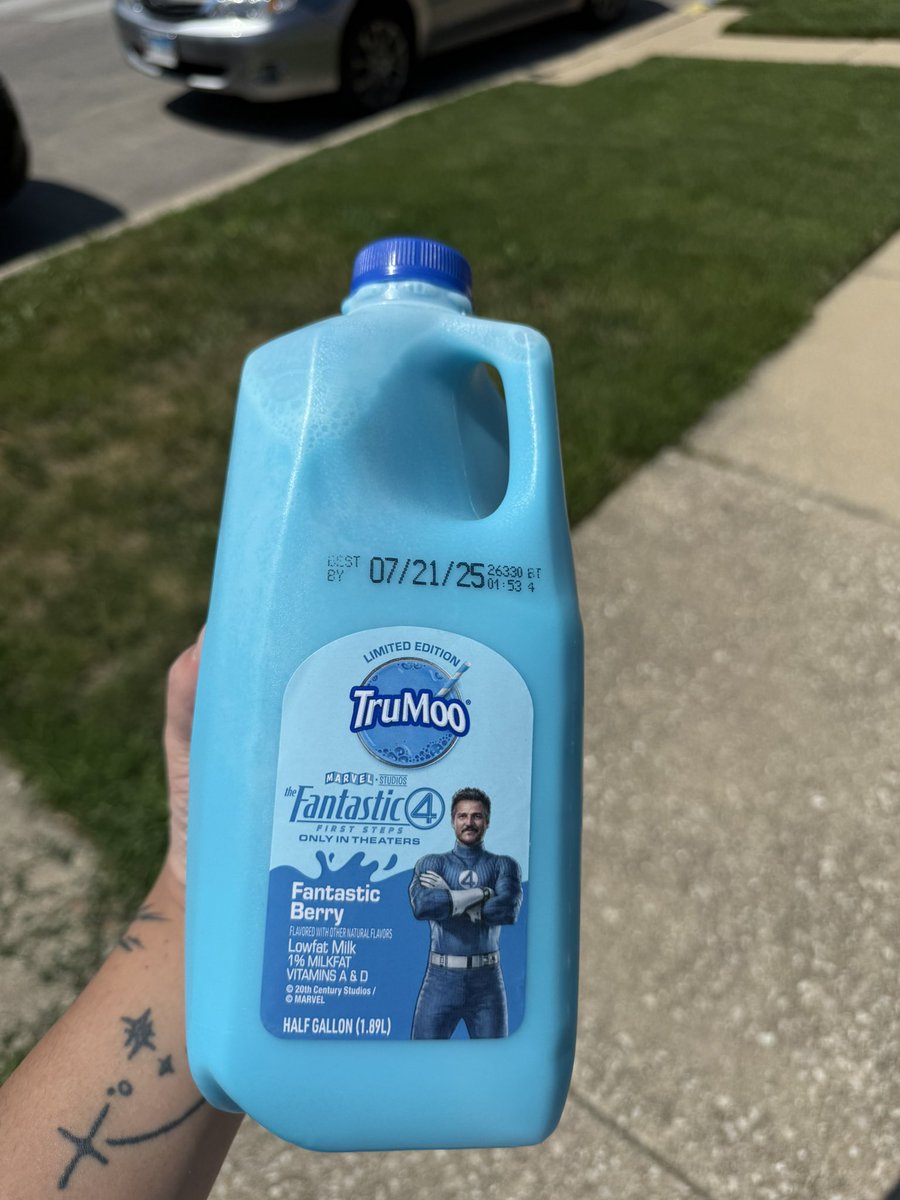 ethpnful's tweet image. i was so excited to drink your milk, Reed Richards. You worked so hard to fill this half gallon and it was so nasty i couldn’t even drink 3 sips 💔