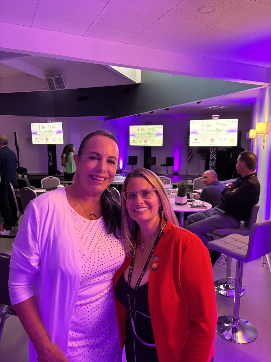 RealLeslieWhite's tweet photo. Huge Kudos to @itz_garrett for an amazing #MAHA event with @MikeTyson and others! @TracyDucharme @BarbyIngle! INSPIRING ‼️#cleaneating #noprocessedfood @ConservativeKFC #AZ #foodmatters https://t.co/p9ZUWdtvfP