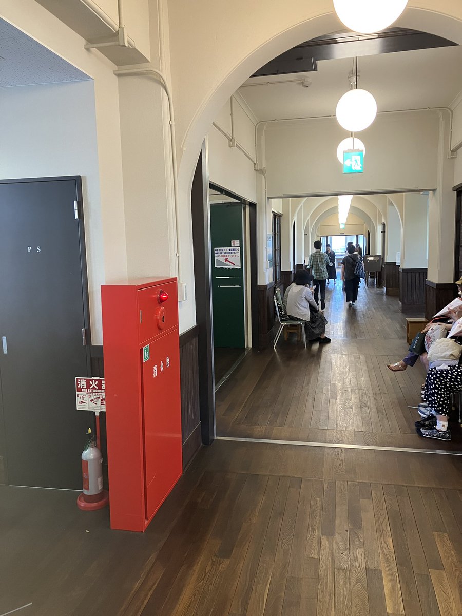 makobee6's tweet image. ふたばZINEフェス出店中です！　水道筋のたびたび書店ですが、18:00オープンとしておりましたが、17:00前には戻ってオープンすると思います。気合入れて急遽戻りますので、よろしくお願いします！
#たびたび書店 
#ふたばZINEフェス