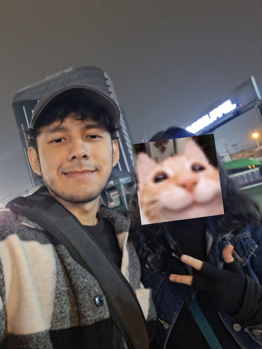 PatitasPawsAL's tweet photo. Chat, no me lo van a creer—
Corrí de mi cerro solo para verlo y, sinceramente, esto opacó cualquier otra dicha en mi vida, es la 2da vez que lo conozco (la 1ra un 2/8/24) y sigo sintiendo el mismo cariño, muchas gracias Duxo y perdón si es que te incomode de alguna manera
Tkm <3 https://t.co/8epp4SMLJg