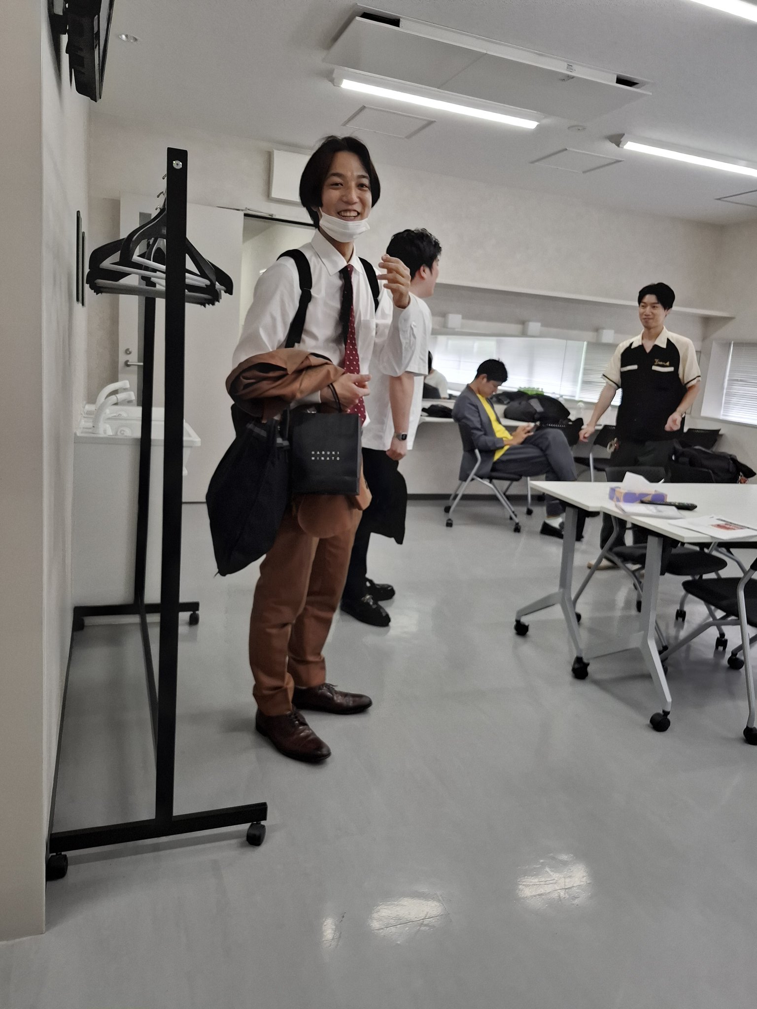 j*j様 例えば炎 金魚番長×例えば炎「QJ」裏表紙飾る、ツートライブ×アイロン