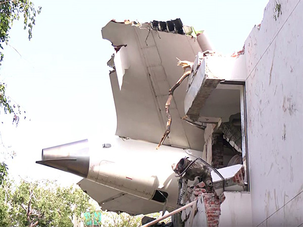 ani_digital's tweet image. Indian Pilots Federation initiates legal notice to Wall Street Journal, Reuters over AI171 crash reports, seeks apology

Read @ANI Story l aninews.in/news/national/…
#IndianPilotsFederation #Reuters #WallStreetJournal #AI171Crash