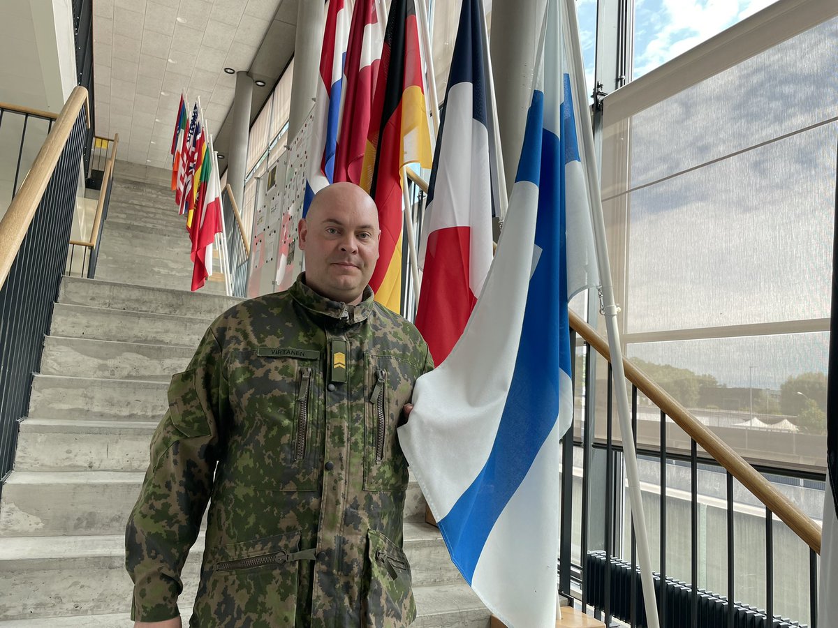 MarkoVirtanen81's tweet photo. Hieno kurssi Sveitsissä takana, johtaminen/johtajuus kansainvälisessä ympäristössä ja vanhemman aliupseerin rooli siinä.
Reppu täynnä uusia ajatuksia ja upeita uusia ystäviä ympäri maailmaa 😊
#aliupseeri #nco #incoa #johtaminen #leadership #nato https://t.co/wYcY4IahEG