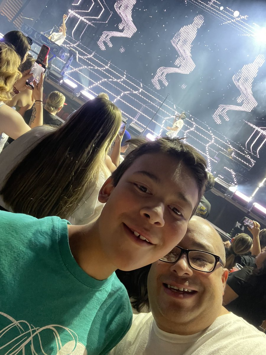 BiggestLittleR's tweet photo. @AJRBrothers https://t.co/b3rH7NYH2q