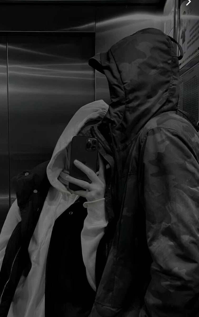 l4_ayedh's tweet image. You had to get hurt to learn to protect your heart. ⚡︎♫♪☘︎