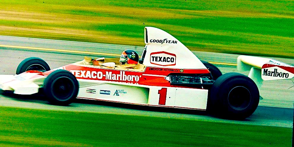 TheBishF1's tweet image. A #BritishGP has been held #OnThisDay 4 times - in β52, β58, β69 & β75 - & hereβs the beautiful high-airbox McLaren M23 that Emerson Fittipaldi drove to victory in a chaotic race in the last of those years. It was his 14th & final #F1 GP win.