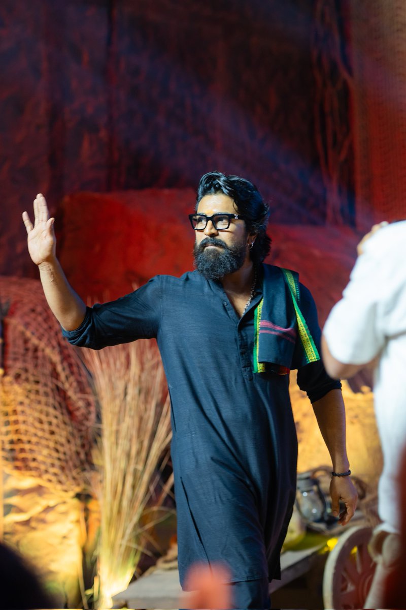 Trends RamCharan ™ (@tweetramcharan) on Twitter photo స్వామియే శరణం అయ్యప్ప 🙏🏻
<a href="/AlwaysRamCharan/">Ram Charan</a> Swamy currenly under took his Yearly Ayyappa deeksha ! స్వామియే శరణం అయ్యప్ప 🙏🏻
<a href="/AlwaysRamCharan/">Ram Charan</a> Swamy currenly under took his Yearly Ayyappa deeksha !