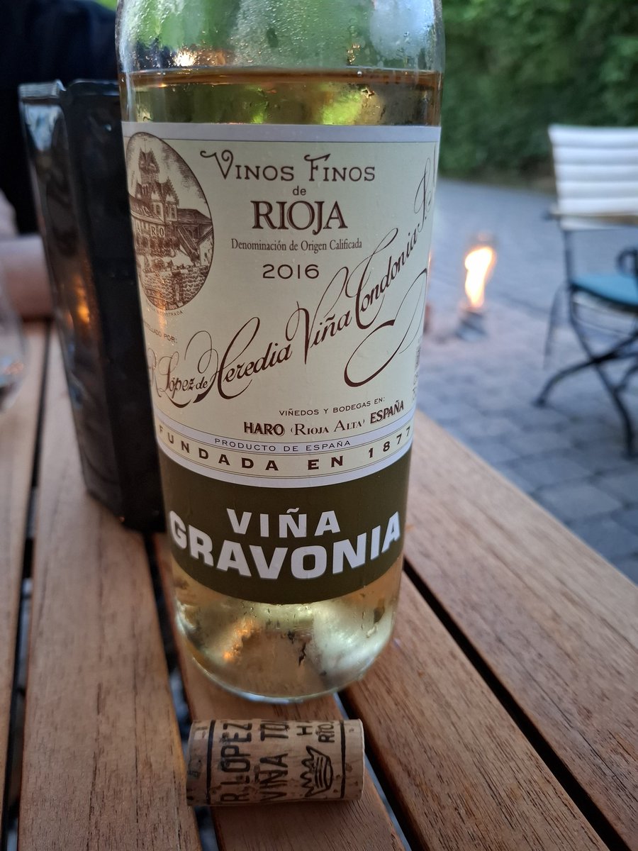 Schmuiii's tweet photo. Gestrige Eskalation. #Wein https://t.co/dciaJ0jzzC