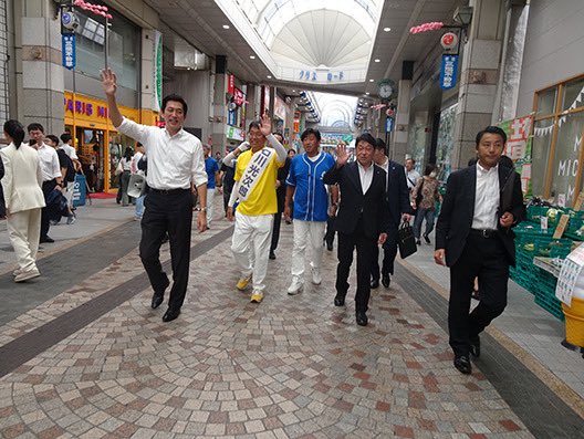 kobahawk's tweet image. 最終日の朝は仙台へ。石川光次郎候補と街頭演説3か所。商店街の練り歩きも。小野寺五典政調会長、伊藤信太郎前代議士、森下千里代議士の姿も。農業、中小企業、国土強靭化(仙台塩釜港の国際拠点港湾など真の海洋国家に向けた動き)など、それぞれの場で訴え。徹底した現場主義、そして即戦力。猛追し…