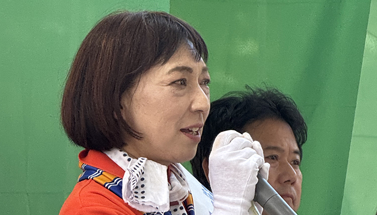 hosoyashoko's tweet photo. 大津ひろ子＠新宿駅 東南口広場
https://t.co/mzkbzCeCgB
参議院選挙 最終日！7/19(土) 大津ひろ子演説会に行ってきました!!東京都政で大変お世話になりました。今回の参議院選挙では、国民民主党公認 全国比例で立候補。
#細谷しょうこ #細谷祥子 #国民民主党 #国民民主党支持者と繋がりたい https://t.co/TmIFH2OhHB