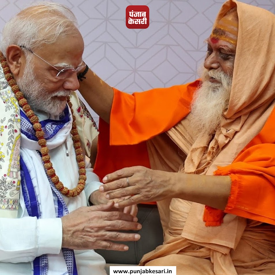 punjabkesari's tweet image. प्रधानमंत्री नरेंद्र मोदी ने स्वामी शक्ति शरणानंद सरस्वती महाराज से की मुलाकात
#NarendraModi #PMModiji #SwamiShaktiSharanananSaraswatiMaharaj #PMModiUpdates #SpiritualMeeting