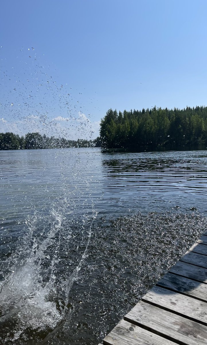 Juha Hietanen (@hietsujh) on Twitter photo Huomenta!
Silloin tällöin Suomessakin moni hieno juttu napsahtaa yhtä aikaa kohdalleen.
Lauantai, kesä, loma, helle.
Ja 57 000 järveä houkuttelemassa pulikoimaan. Huomenta!
Silloin tällöin Suomessakin moni hieno juttu napsahtaa yhtä aikaa kohdalleen.
Lauantai, kesä, loma, helle.
Ja 57 000 järveä houkuttelemassa pulikoimaan.