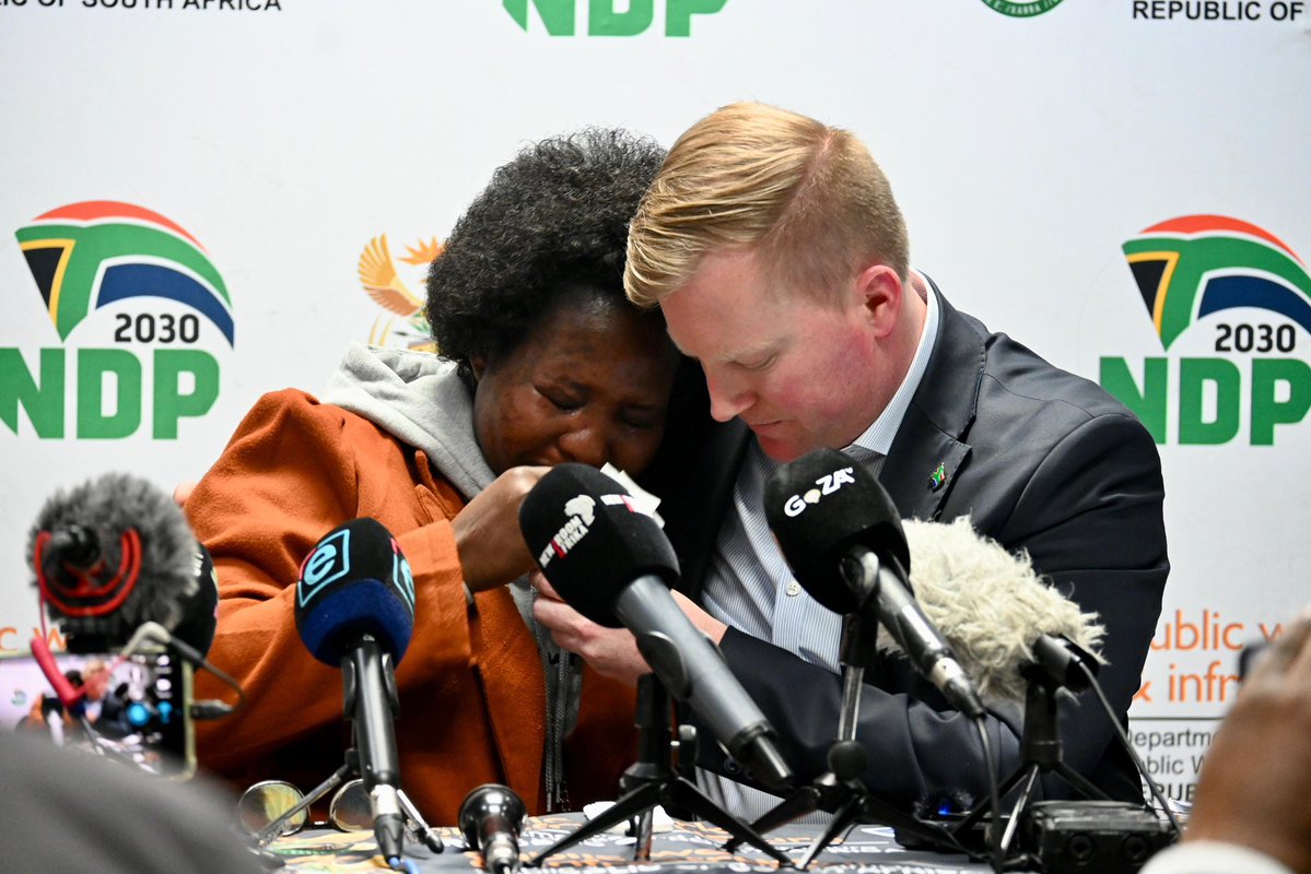 DeanMacpherson's tweet image. This morning in George, I took the familes of those affected by the building collapse through the detailed report before I briefed the media on the outcomes of the CBE and ECSA investigations into the May 2024 tragedy.
The reports confirm the disaster was preventable. Key…