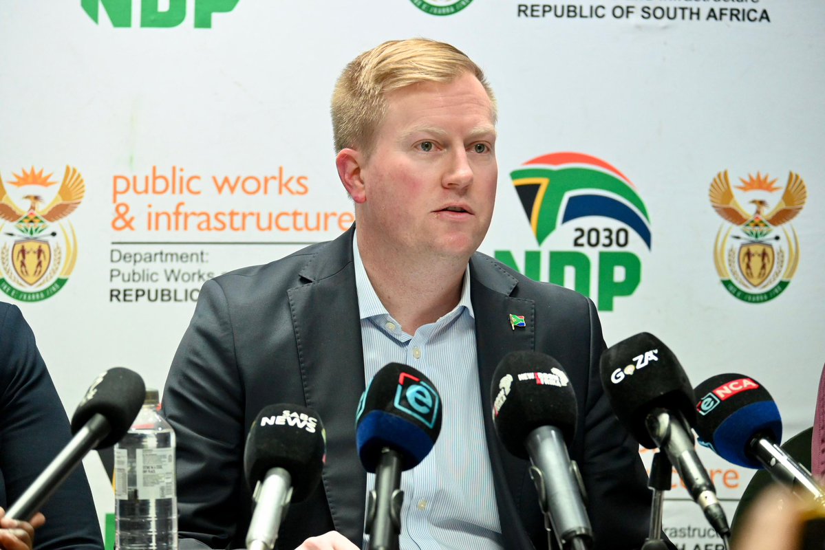 DeanMacpherson's tweet image. This morning in George, I took the familes of those affected by the building collapse through the detailed report before I briefed the media on the outcomes of the CBE and ECSA investigations into the May 2024 tragedy.
The reports confirm the disaster was preventable. Key…