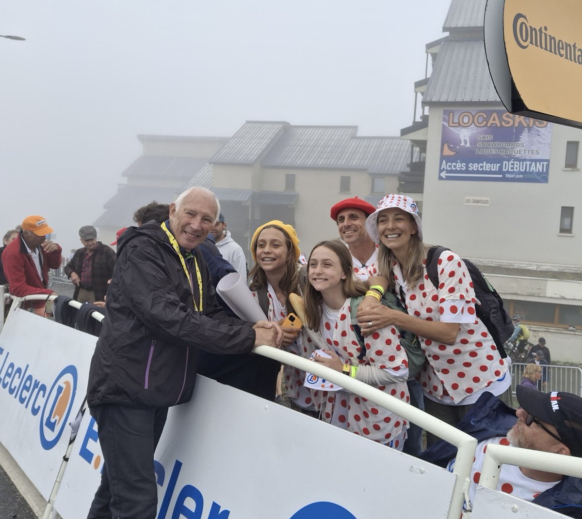 Paul Sherwen Project (@paulsherwenproj) on Twitter photo In rain or shine, <a href="/PhilLiggett/">Phil Liggett</a> always has time for his #cycling fans <a href="/LeTour/">Tour de France™</a>. And he always takes time to promote our work in #Uganda in Paul’s memory.
Paul is still riding shotgun with you Phil!
<a href="/NBCSCycling/">NBC Sports Cycling</a>, #TourdeFrance, #2025Tour In rain or shine, <a href="/PhilLiggett/">Phil Liggett</a> always has time for his #cycling fans <a href="/LeTour/">Tour de France™</a>. And he always takes time to promote our work in #Uganda in Paul’s memory.
Paul is still riding shotgun with you Phil!
<a href="/NBCSCycling/">NBC Sports Cycling</a>, #TourdeFrance, #2025Tour