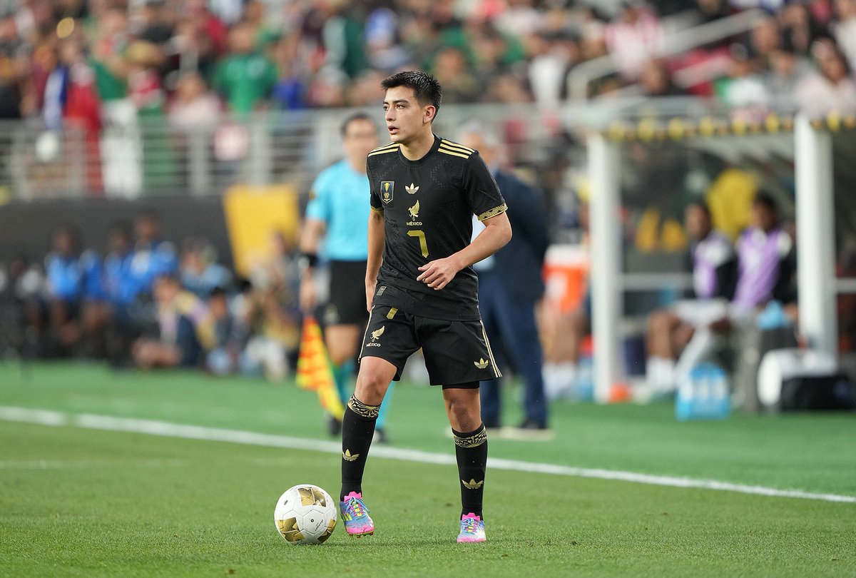 danilovich77164's tweet photo. Tengo un Wonderkid para ti 🫵🏻⭐️

La mayoría de equipos van a comenzar la pretemporada y quieren cerrar la plantilla cuanto antes. Por eso muchos de estos jóvenes son unas auténticas gangas para fichar y subir el nivel del equipo.

Se Agradece: ❤️+👤+🔁 https://t.co/ci7JMopDg6