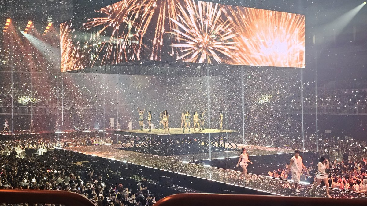 godmitzu's tweet photo. YOU CAN LITERALLY SEE THE HONMOON BEING SEALED EVERYBODY SAY THANK YOU TWICE https://t.co/K3Zwzwp71T