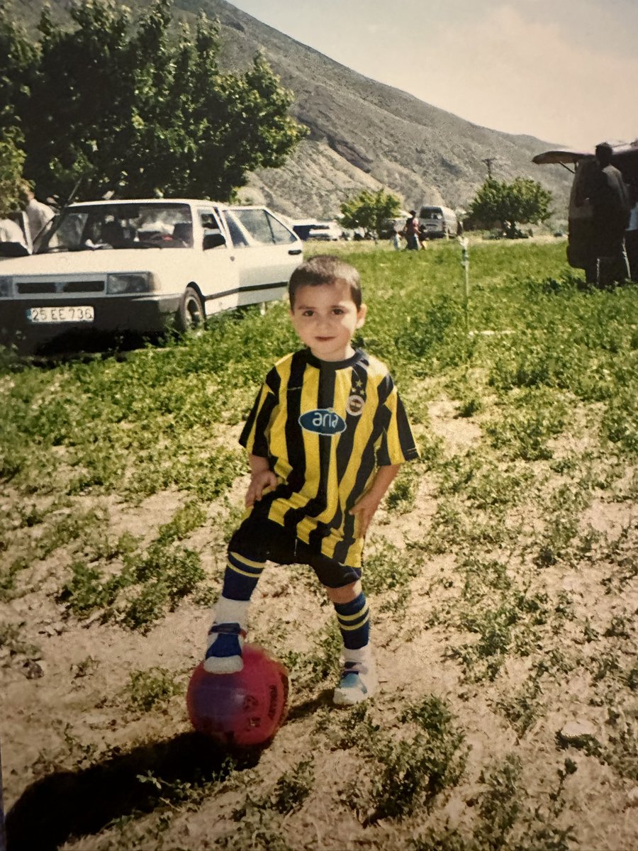 Küçücük bir çocukken büyülendim heybetinden!