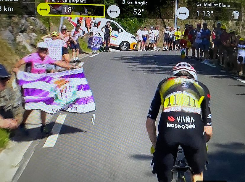 En este momento el pelotón supo que acabó la subida y tocaba el descenso