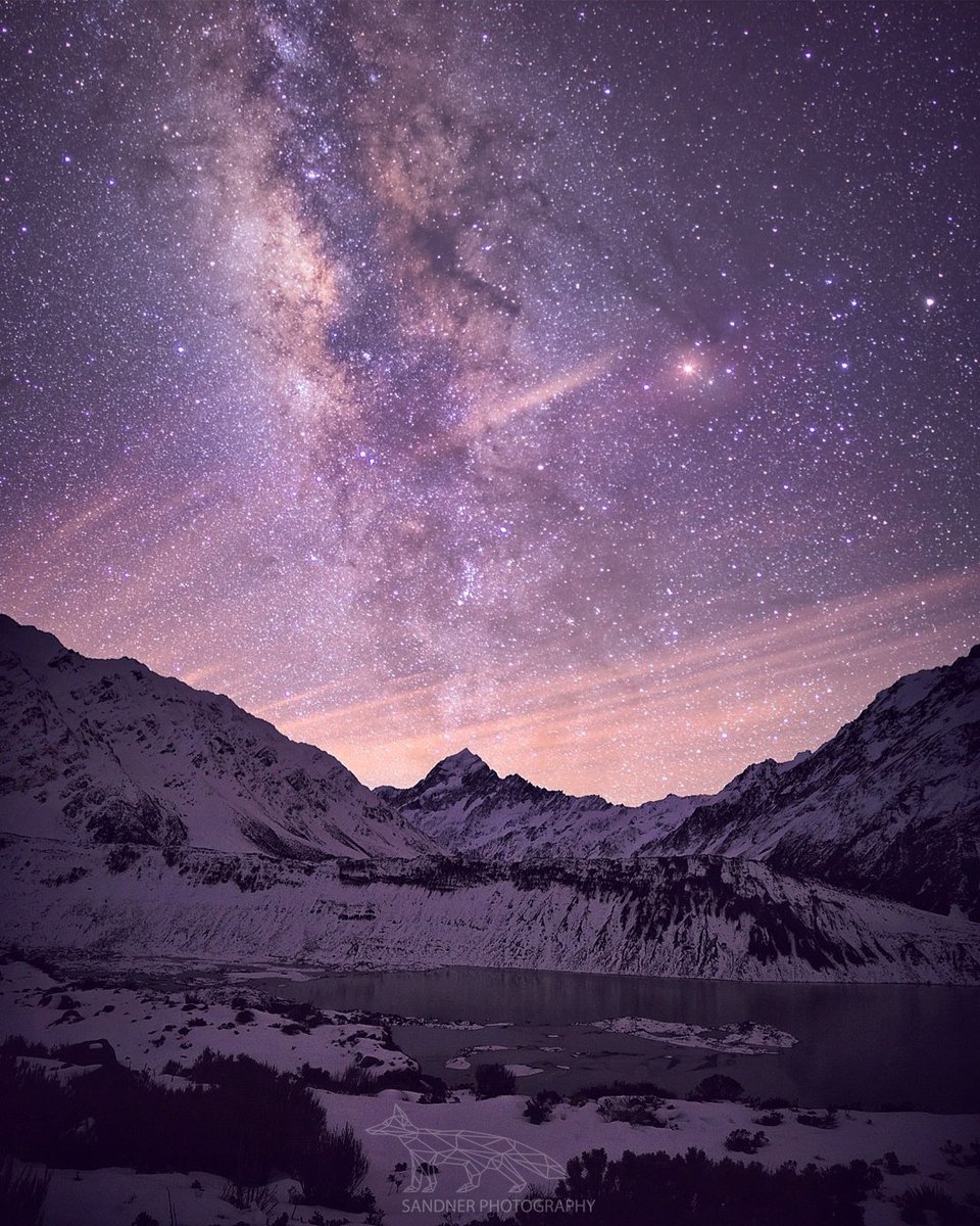 Amorphousbeing's tweet image. Aoraki / Mount Cook National Park, New Zealand
  
More about me &amp;amp; prints
linktr.ee/steven.sandner
  
#Starveil #Frostlight #Nightrealm #Skydrift #Snowshadow
