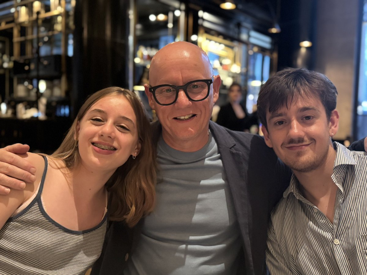 davidyelland's tweet image. Celebrating 20 years of sobriety today with Max and Lulu, who have no memory of their daddy ever drinking. #Miracles #Gratitude #Recovery 2️⃣0️⃣🙏💕🎉