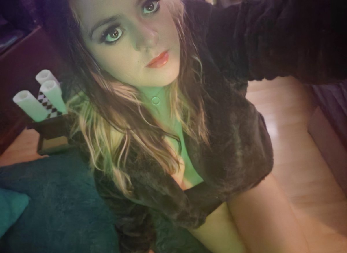 I’m not pretending to be helpless
I am helpless
I’m not playing the damsel
I’m living her
A real girl with real tears and real ache
Built soft
Made to tremble
And begging to be distressed by someone who knows exactly what I’m for
🖤🩷 
#RealLifeDamsel #MadeToSubmit