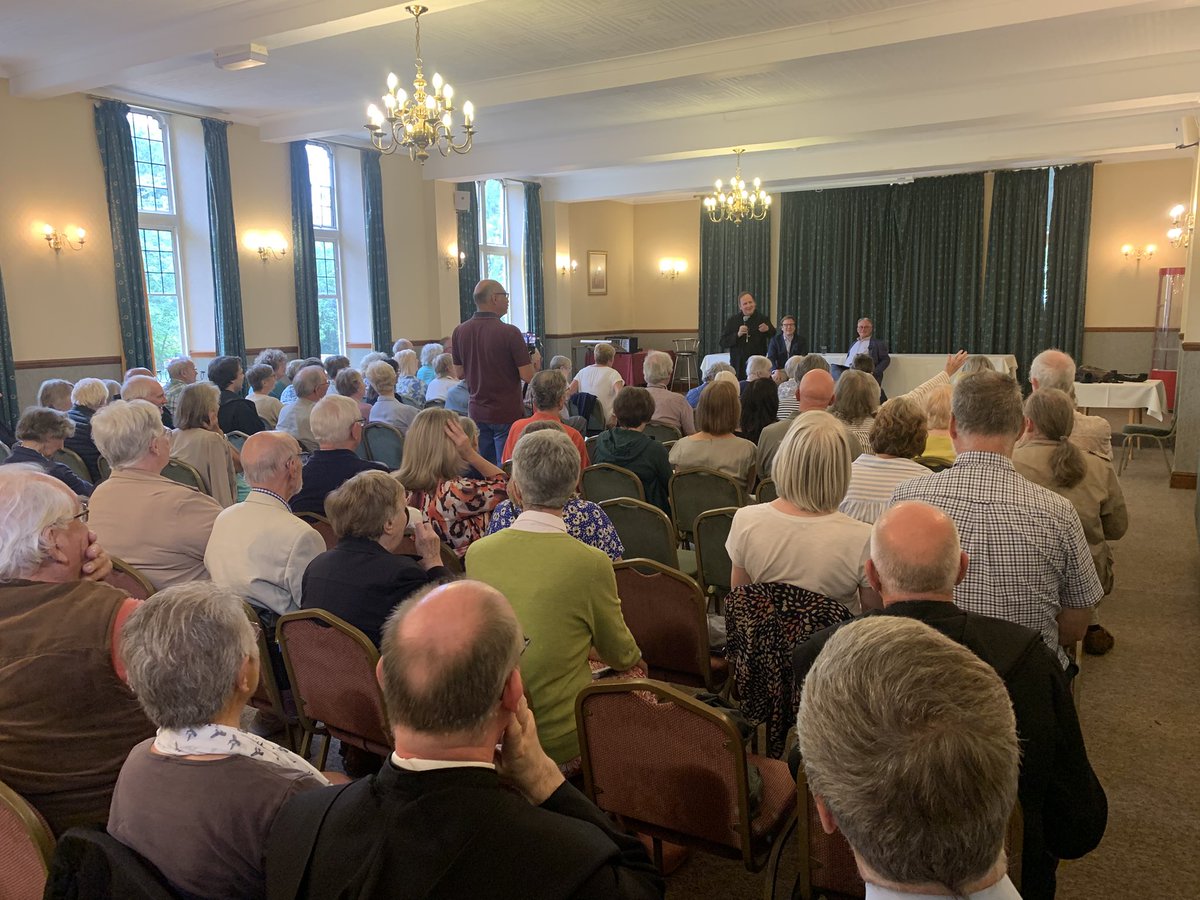BelmontAbbeyUK's tweet image. Wonderful to welcome Chris Lamb & Austen Ivereigh to Belmont this morning. Great turn out too for this latest Deanery Talk from afar afield as Surrey and Germany!!!