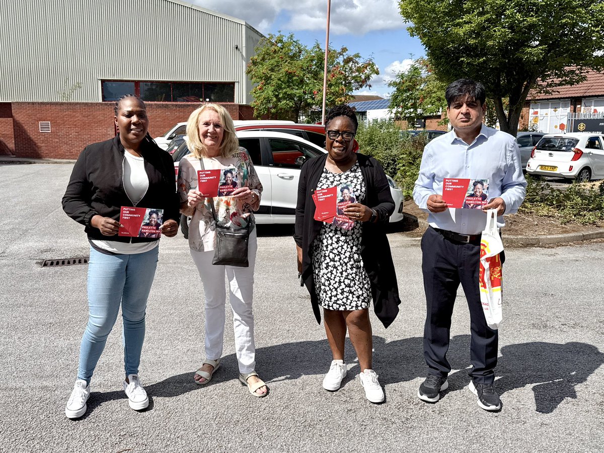 PauletteHamilto's tweet image. Come rain or shine, it’s been brilliant speaking to residents in Kingstanding with dedicated local champions Paul Lilly and @Anita_Ward54.
This #NationalCampaignWeekend, @UKLabour’s message is clear; we’re investing in skills and jobs in every part of the country. 🌹