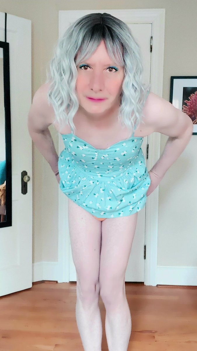 Happy Saturday, sweeties. Who finds a hiked up dress cute 💋❤️💋

#cd #trans #tgirl #crossdresser #transgender