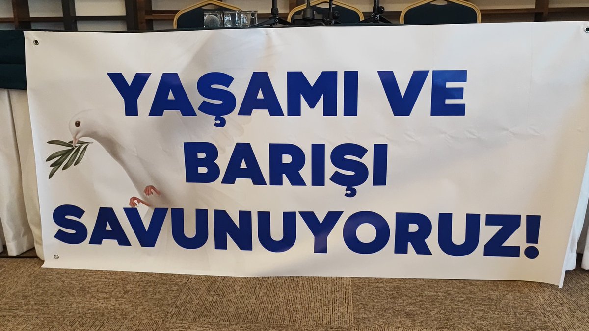 DFGDernegi's tweet image. 📌YAŞAMI VE BARIŞI SAVUNUYORUZ!
Aralarında derneğimizinde olduğu 17 ilden 269 Sivil Toplum Kurum'unun barış sürecine dair ortak açıklamasıdır;
Kürt Sorununun çözümsüzlüğüyle 40 yılı aşkın süredir devam eden çatışmalı ortam; onbinlerce can kaybına, milyonlarca insanın yerinden…