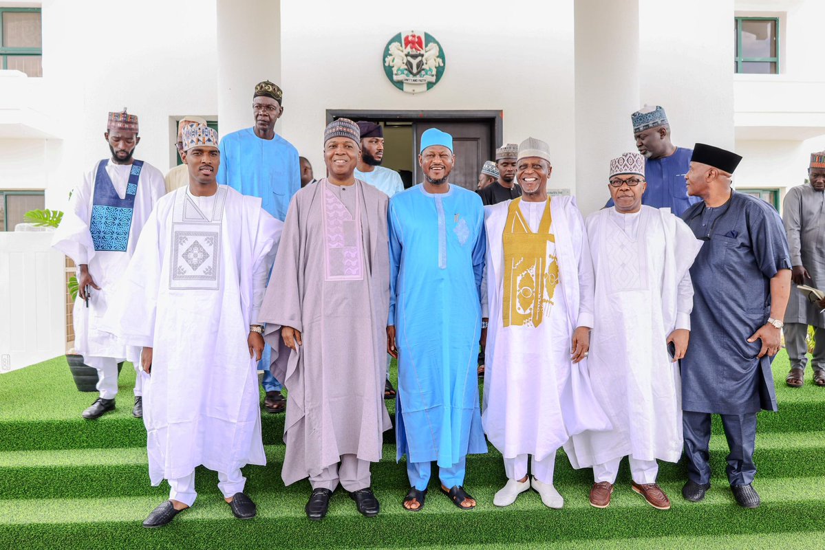 bukolasaraki's tweet image. Earlier today, I arrived in Katsina State to offer my condolences to His Excellency, Governor Dikko Umar Radda, on the passing of former President Muhammadu Buhari.
I am now en route to Daura to extend my sympathies and pay my respects to the late President’s family.