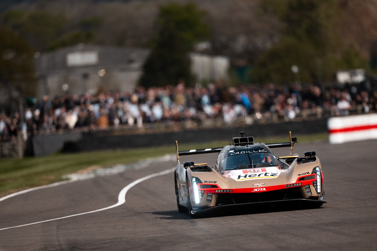 GoodwoodRRC's tweet image. Jota brought along many incredible endurance racing cars to #82MM. The Cadillac V-Series.R attracted the crowds and sounded mega as it thundered along the Goodwood pit straight