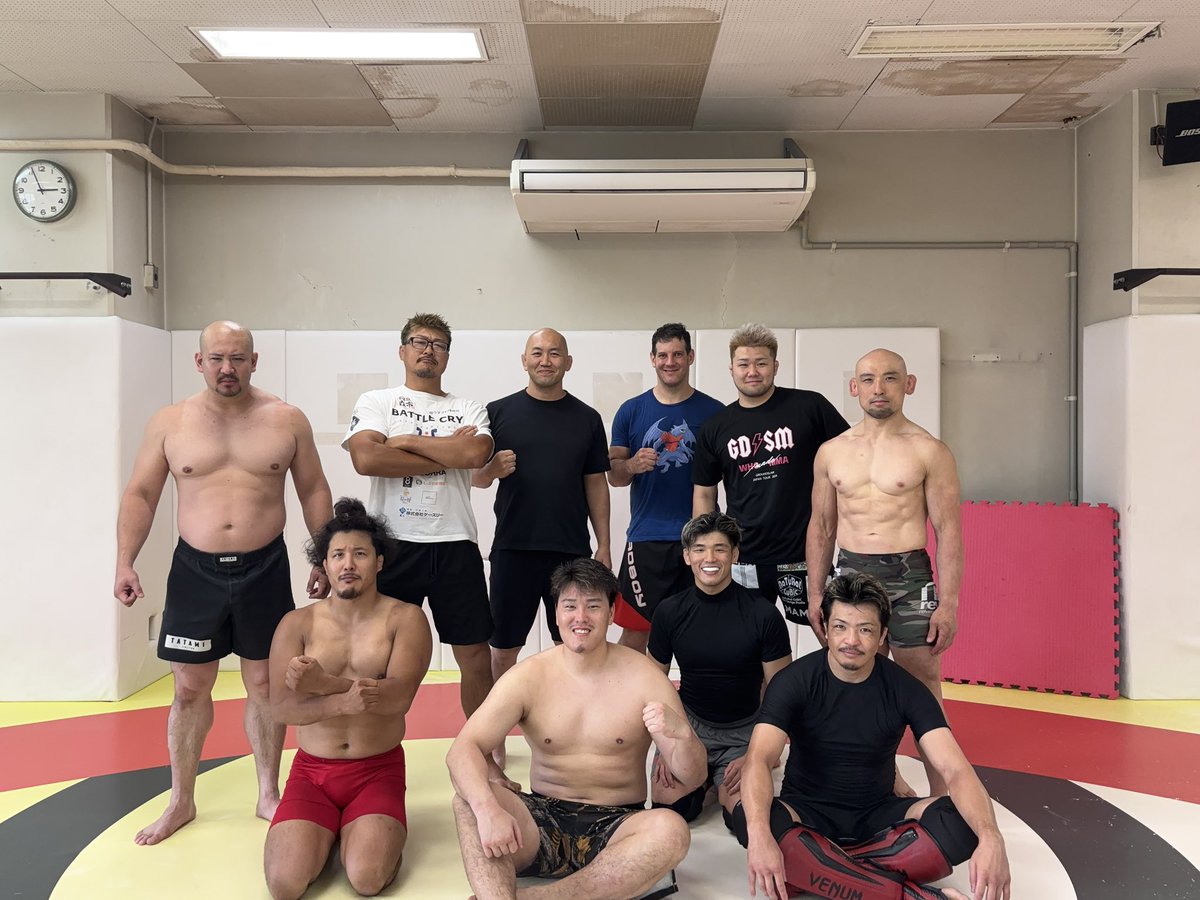 mikiomma's tweet image. 試合前追込み全日程終了☑️
自分のために時間を割いて練習して頂いた🔥
絶対勝つ🔥負けられない🔥
本当ここまでありがとうございました‼︎
後は当日覚悟を見に来てください‼︎
#RIZIN #喧嘩祭り #ヘビー級