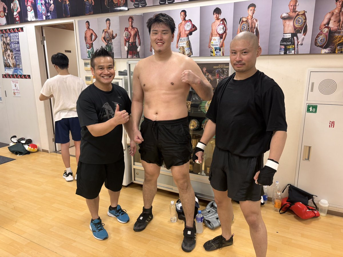 mikiomma's tweet image. 試合前追込み全日程終了☑️
自分のために時間を割いて練習して頂いた🔥
絶対勝つ🔥負けられない🔥
本当ここまでありがとうございました‼︎
後は当日覚悟を見に来てください‼︎
#RIZIN #喧嘩祭り #ヘビー級