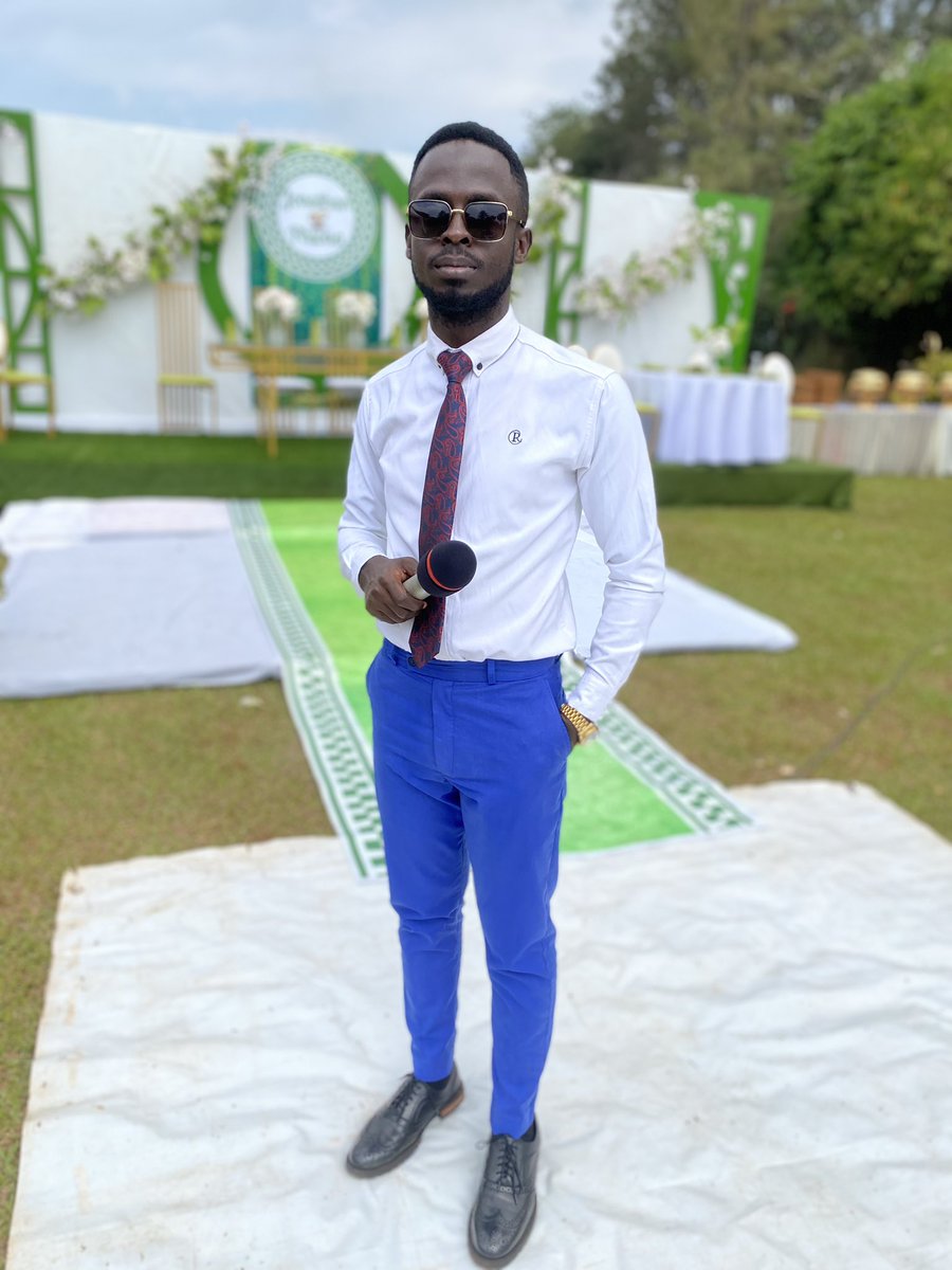 Weekends are for falling in love with the right emcee.