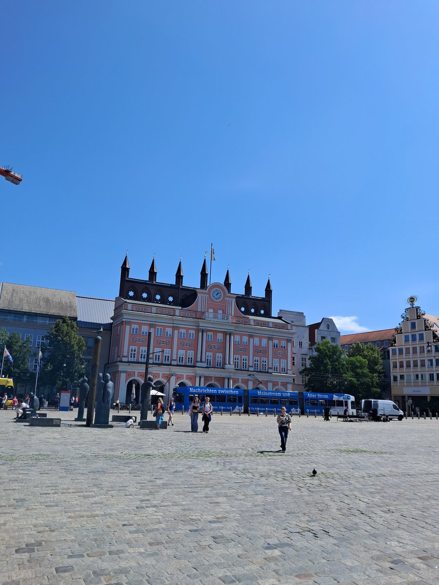 David21266097's tweet photo. Beautiful day in rostock to see the villa later https://t.co/osK4MGNvKE