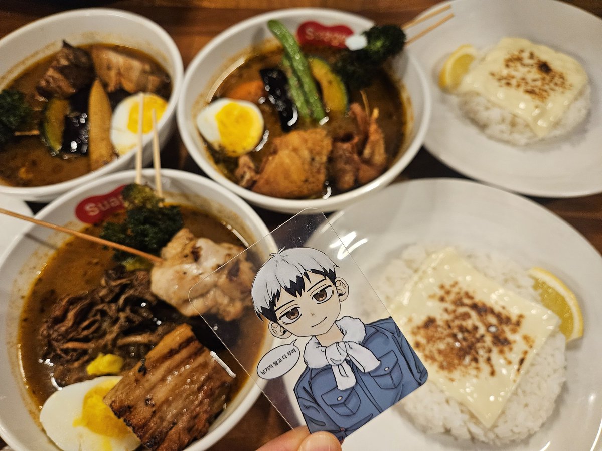 uvoiceu's tweet image. 학원 동생들이랑 밥 먹으러 갔는데 언니 오타쿠 다 됐다고 했다
분하다
전화통화 롤플 듣겠다고 여성향 게임 과금하는 애들한테 오타쿠 소리를 듣다니