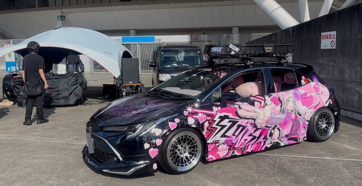 VERSA1125's tweet photo. #BBBattle
痛車ウィーク、クラサスドーム大分みなさんお疲れ様でした‼️
今回横乗りでの参加でしたが、初めてのDJブースだったり、かっこいい痛車だったりで1日楽しめました‼️
DJがめちゃくちゃカッコよかったのが印象に残ってます‼️ https://t.co/eDSWmHNHlI