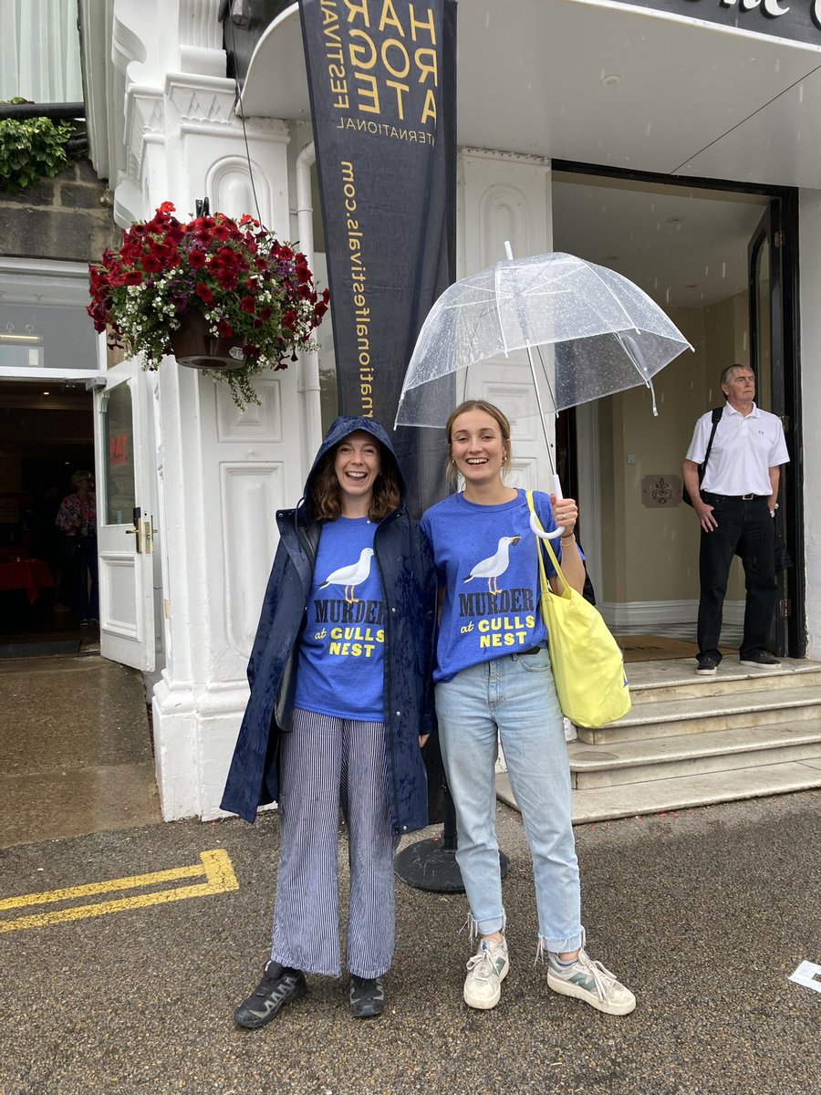 FaberBooks's tweet image. We’ve arrived! Classic British summertime ready for ice creams this afternoon ☔️🍦