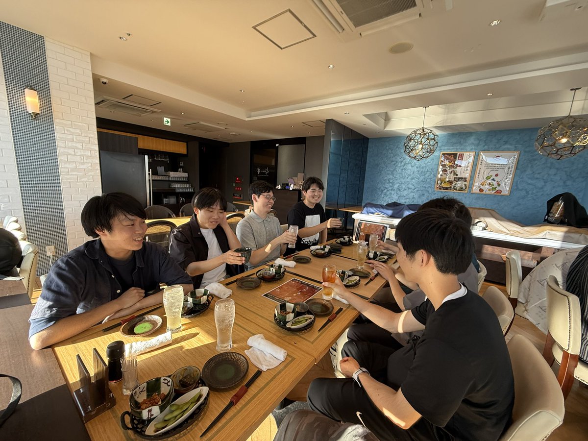 BREAK_BROTHER's tweet photo. 今日は筑波大の学生十数人に衛星用電源の設計ノウハウについて色々お話しして、実際の人工衛星用電源にコマンドを送ったりテレメトリを受けたりする研修を経て、色々学んでもらいました！！

ついでにはんだ付け研修をして、ポイントをお伝えしました。

懇親会では、セミナー中に出来なかった質問とか山ほど出てきて全部答えたわよ