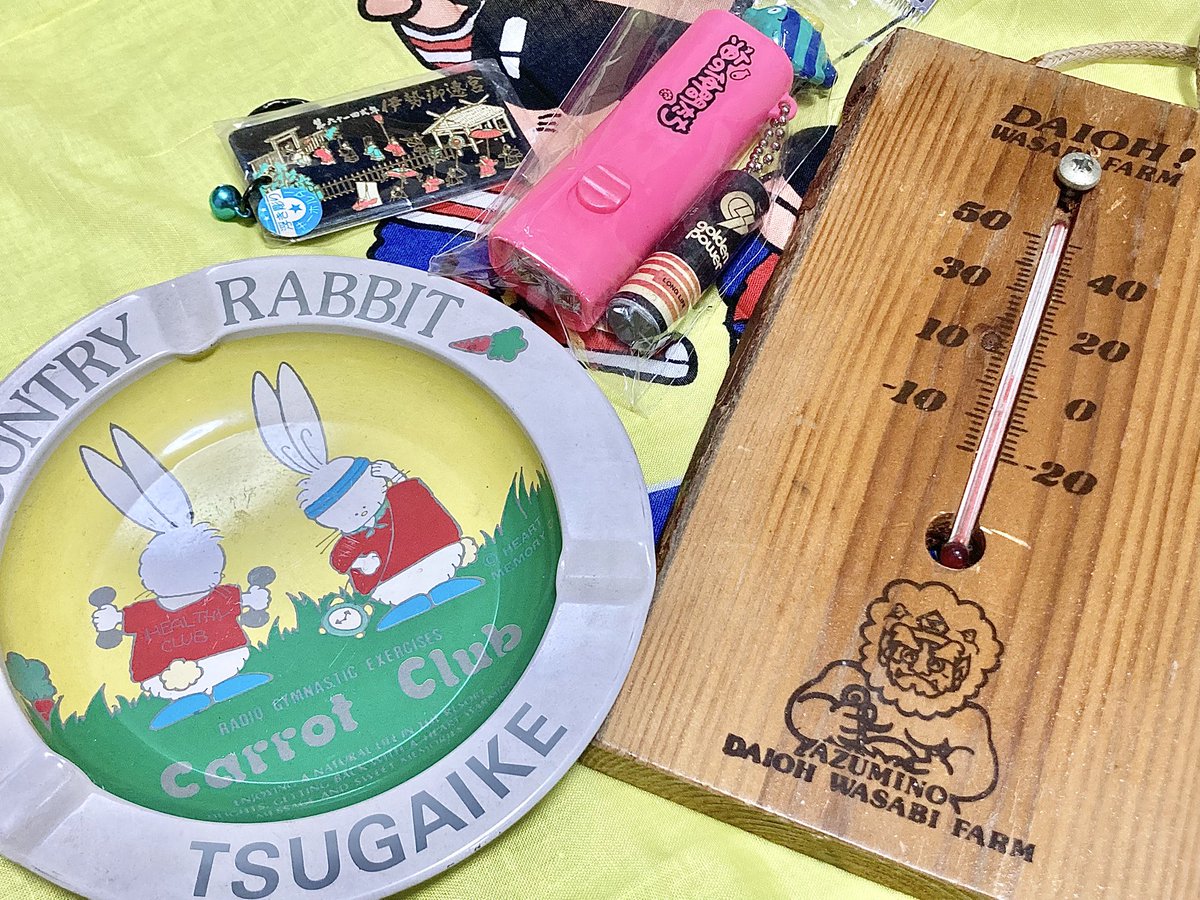 その後リサイクルショップへ。大王わさび農場の温度計には、安曇野に伝説が伝わる「魏石鬼八面大王」がキャラクターとして描かれています！
#ファンシー絵みやげ #ファみやげ #ファみ活